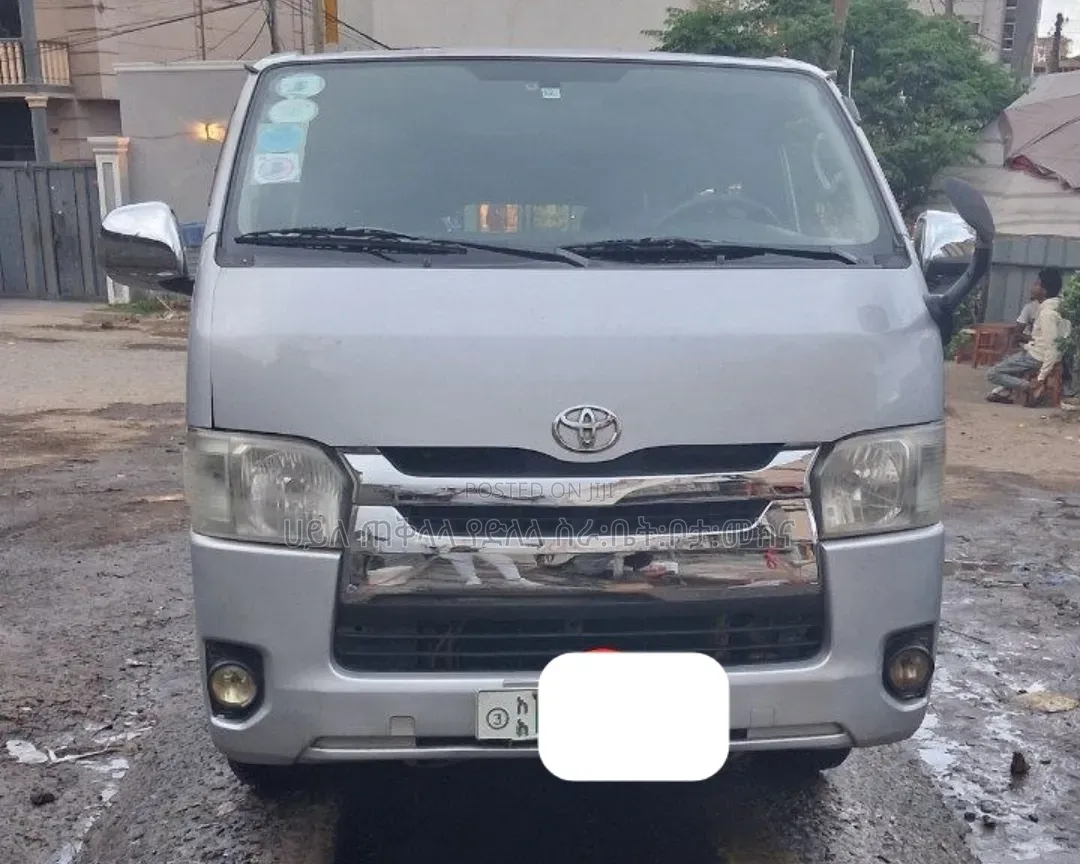 Toyota HiAce 2007 Silver