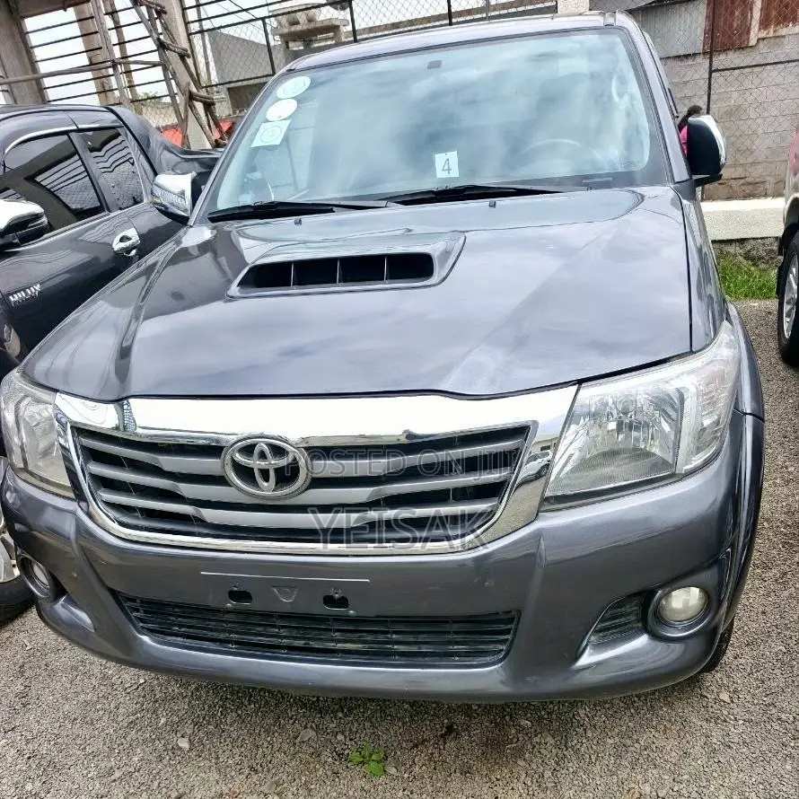 Toyota Hilux 2014 Black