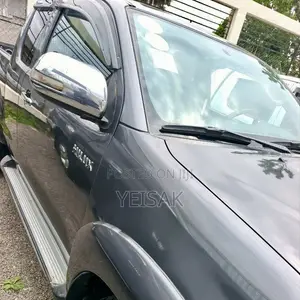 Toyota Hilux 2014 Black