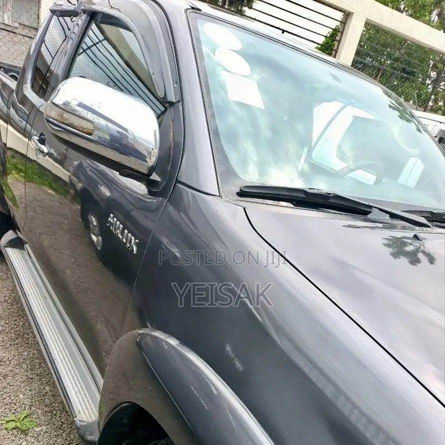 Toyota Hilux 2014 Black