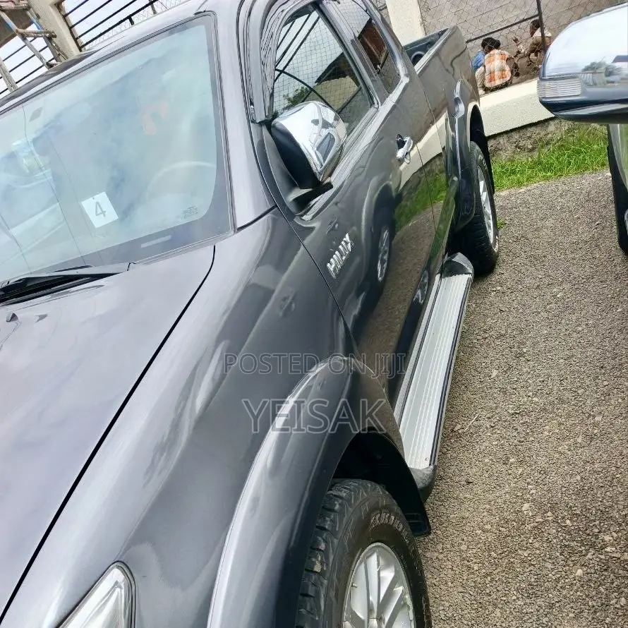 Toyota Hilux 2014 Black