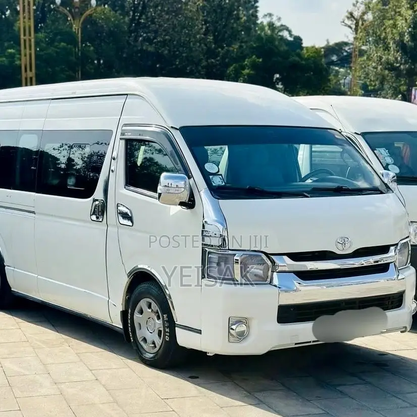 Toyota HiAce 2015 White