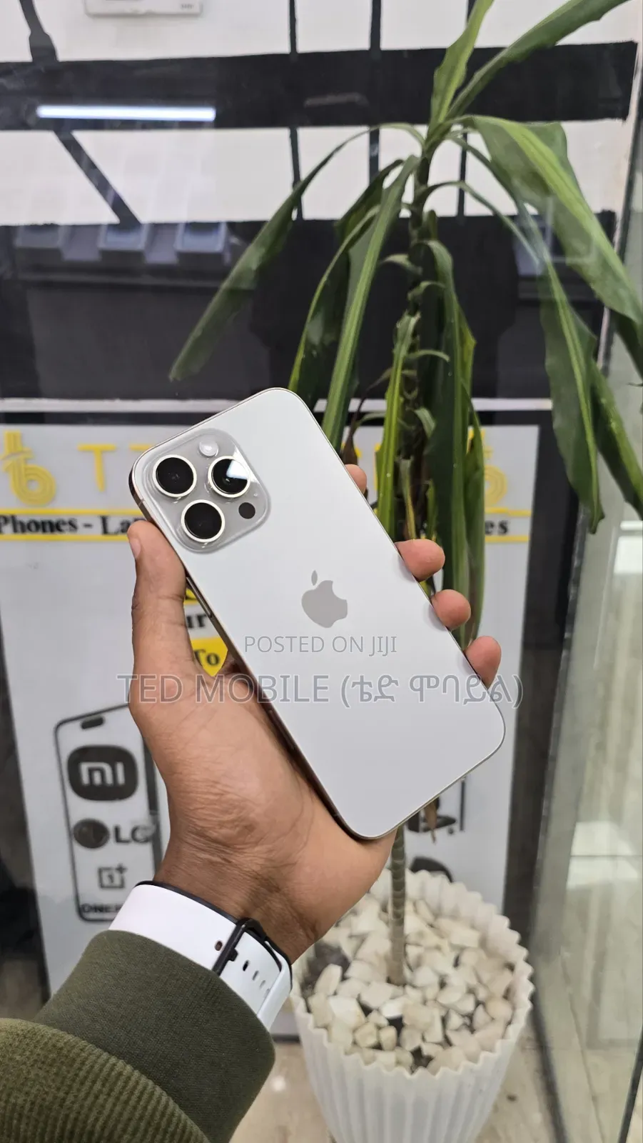 New Apple iPhone 16 Pro Max 256 GB Gray