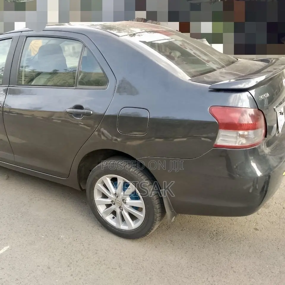 Toyota Yaris 2008 Gray