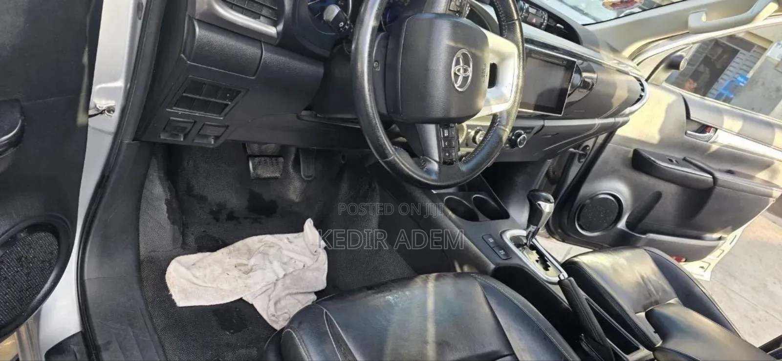 Toyota Hilux 2019 Silver
