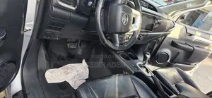 Toyota Hilux 2019 Silver