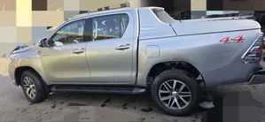 Toyota Hilux 2019 Silver