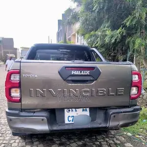 Toyota Hilux 2021 Gray