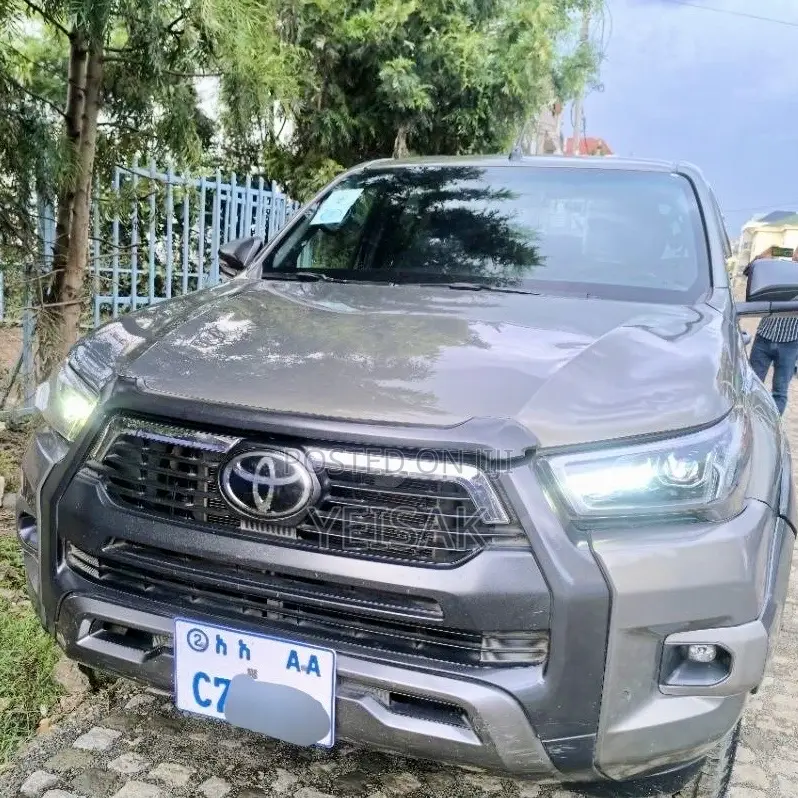Toyota Hilux 2021 Gray