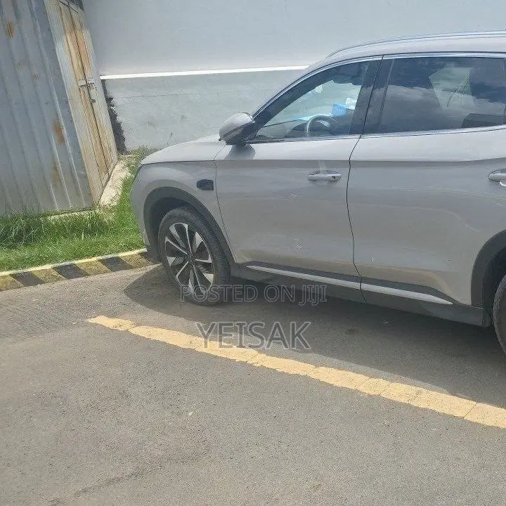 BYD Song Plus 2025 White