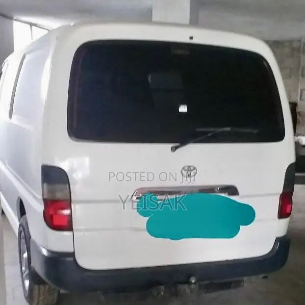Toyota HiAce 2011 White