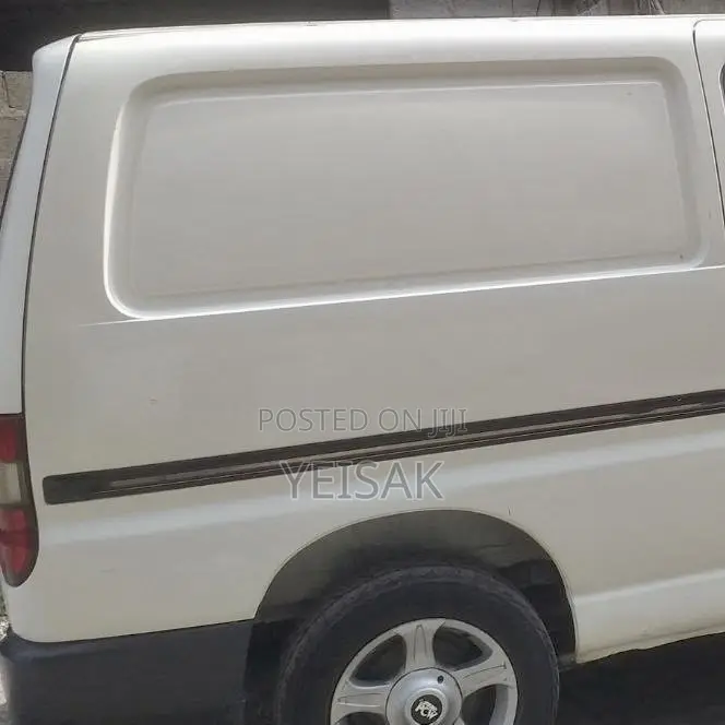 Toyota HiAce 2011 White