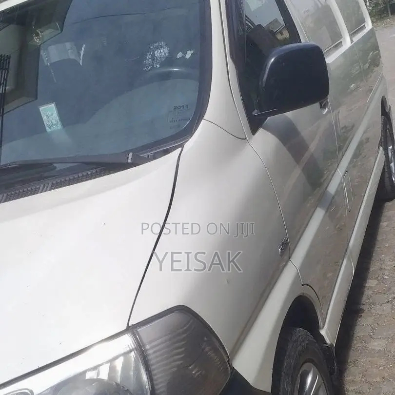 Toyota HiAce 2011 White