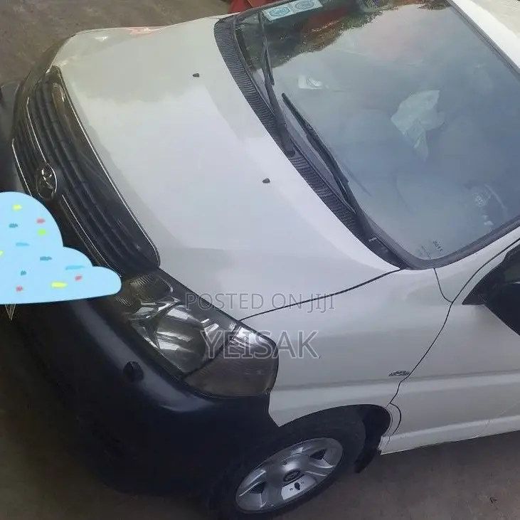Toyota HiAce 2011 White