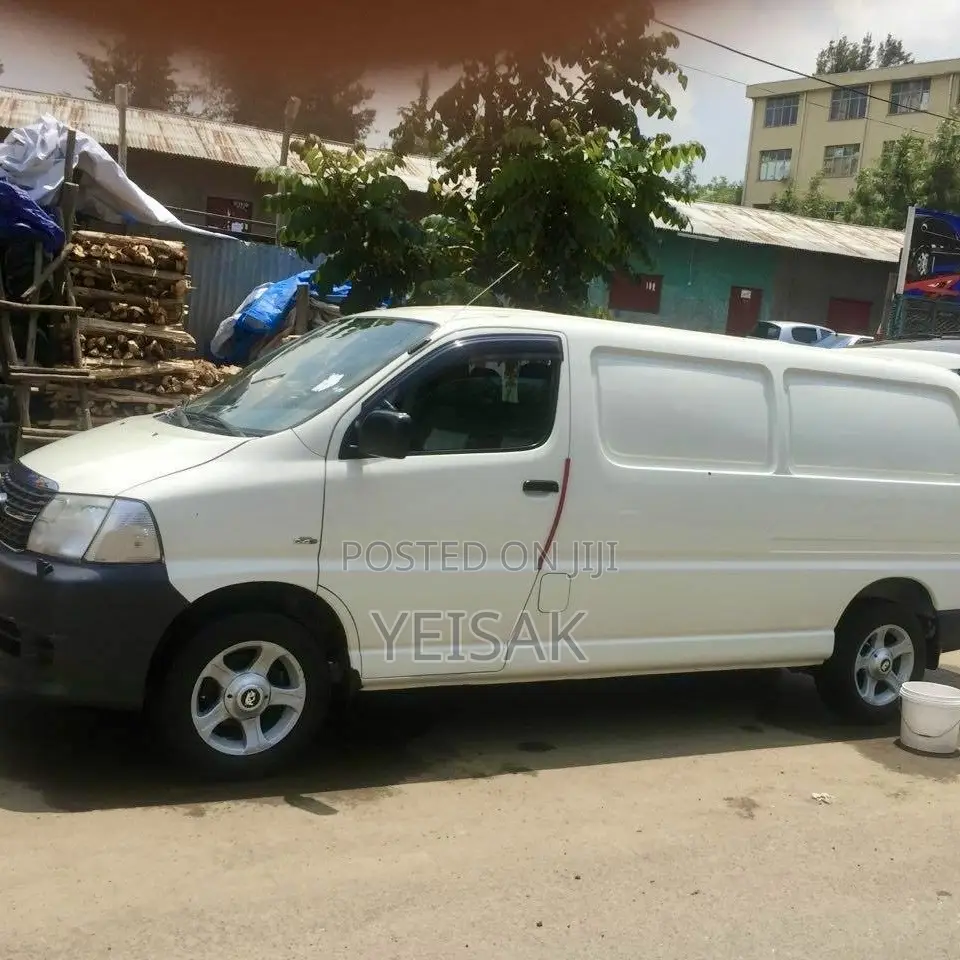 Toyota HiAce 2011 White