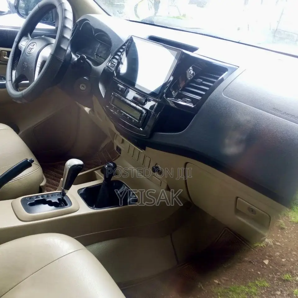 Toyota Hilux 2013 Gold