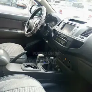 Toyota Hilux 2013 Gray