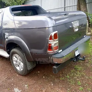 Toyota Hilux 2013 Gray