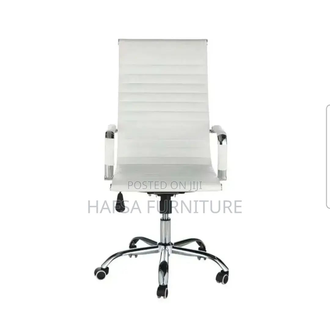 HAF ሌዘር Medium Swivel Chair