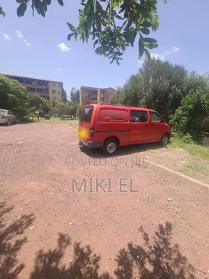 Toyota HiAce 2006 Red