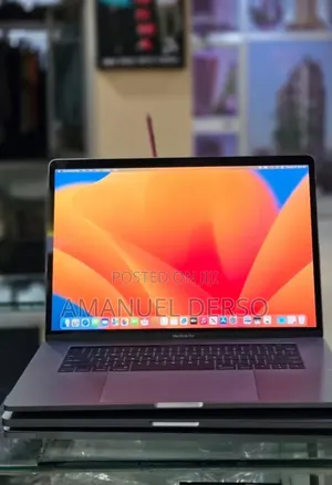New Laptop Apple MacBook Pro 2017 16GB Intel Core i7 SSD 512GB