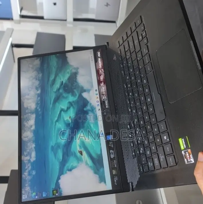 New Laptop Asus 16GB AMD Ryzen 7 SSD 512GB