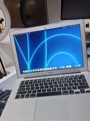 New Laptop Apple MacBook 2015 8GB Intel Core i5 SSD 256GB