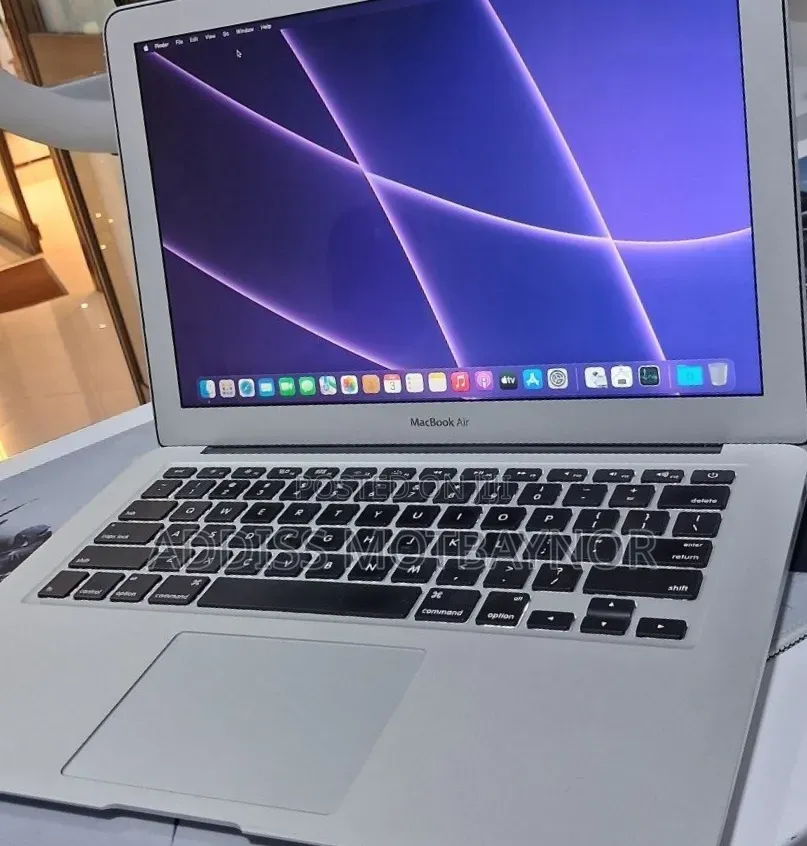 New Laptop Apple MacBook 2015 8GB Intel Core i5 SSD 256GB