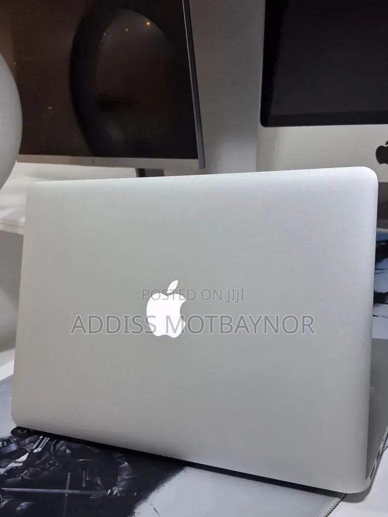 New Laptop Apple MacBook 2015 8GB Intel Core i5 SSD 256GB