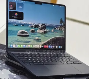New Laptop Apple MacBook Air 16GB Apple M4 SSD 256GB