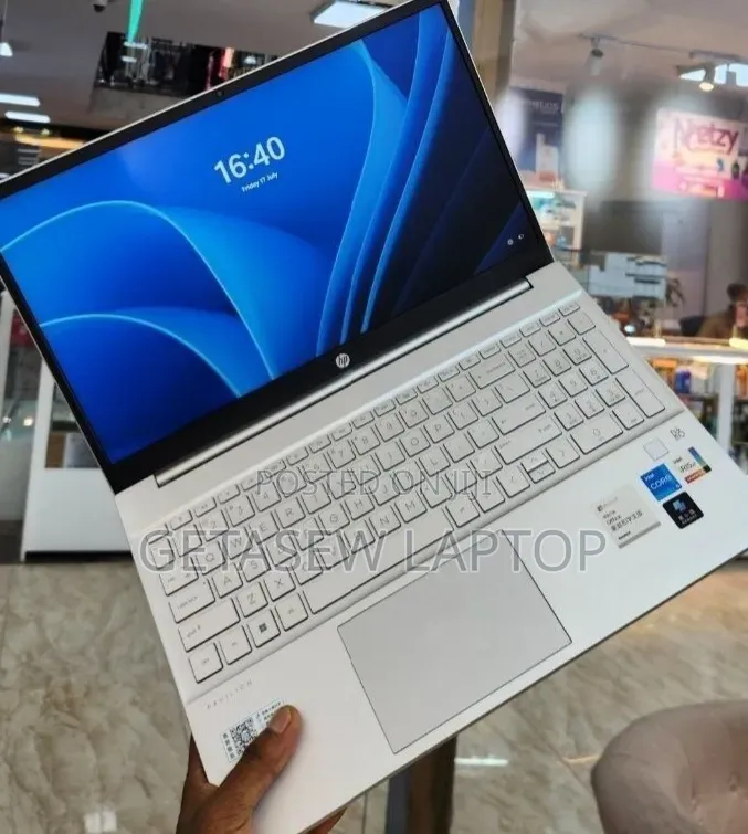 New Laptop HP Pavilion 15 16GB Intel Core i5 SSD 512GB
