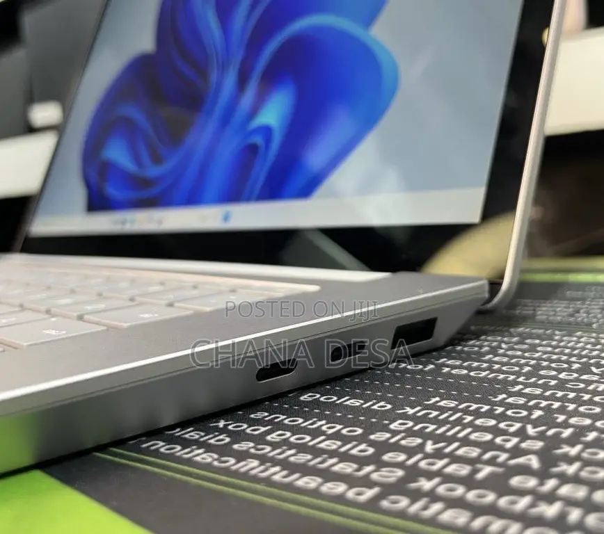 New Laptop Microsoft Surface 16GB Intel Core Ultra 7 SSD 512GB