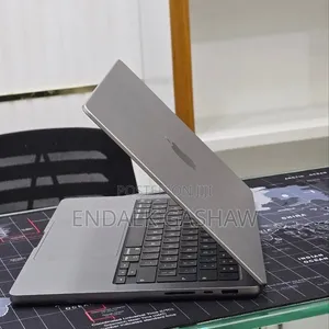 New Laptop Apple MacBook Pro 2021 M1 32GB Apple M1 SSD 512GB