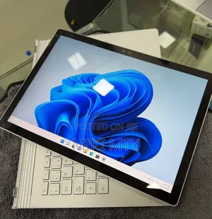 New Laptop Microsoft Surface 8GB Intel Core i5 SSHD (Hybrid) 128GB
