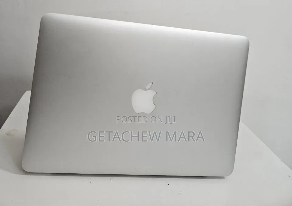 New Laptop Apple MacBook 2015 8GB Intel Core i7 SSD 256GB