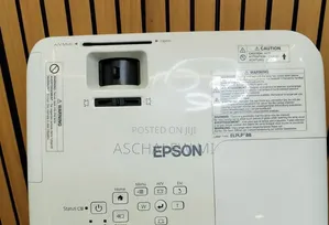EPSON Projector Model Name: EB-S31 Has : Bag Remote Hardware