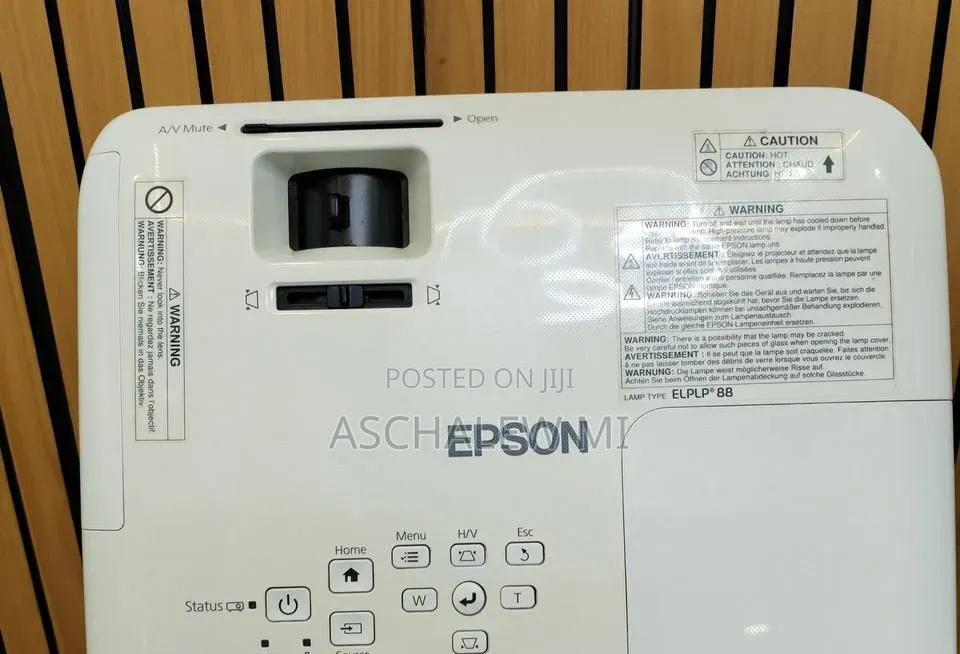 EPSON Projector Model Name: EB-S31 Has : Bag Remote Hardware