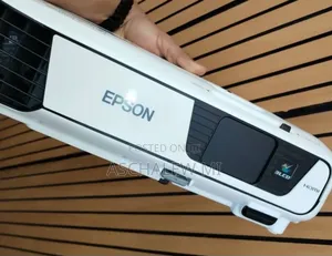 EPSON Projector Model Name: EB-S31 Has : Bag Remote Hardware