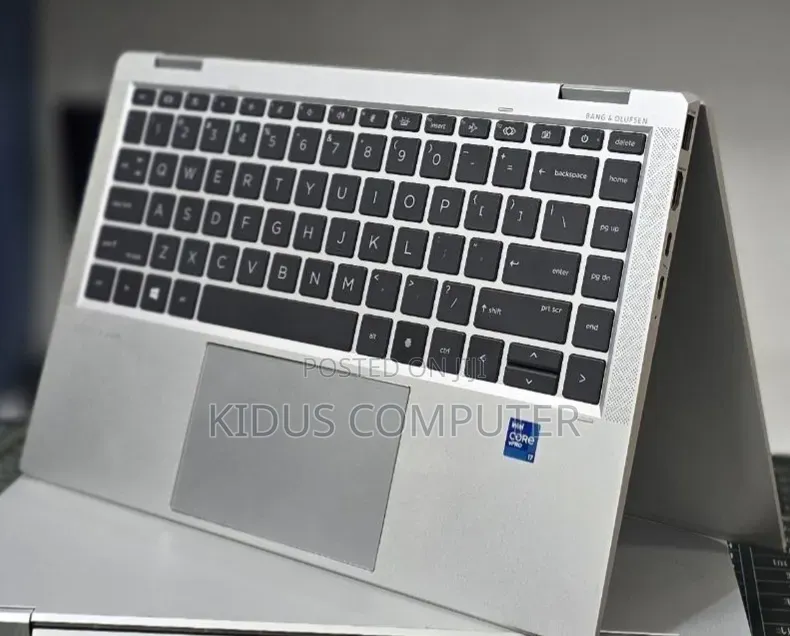 New Laptop HP EliteBook 1040 G8 16GB Intel Core i7 SSD 512GB