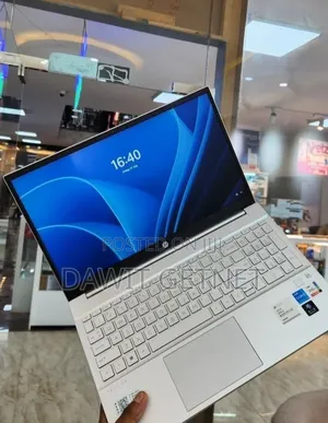 New Laptop HP Pavilion 15-cs3063cl 16GB Intel Core i5 SSD 1T