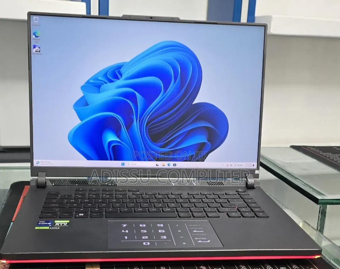 New Laptop Asus ROG Strix G16 16GB Intel Core i9 SSD 1T