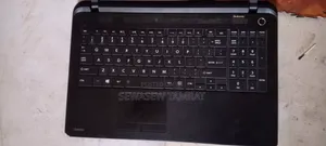 Laptop Toshiba Satellite C50 4GB Intel Core i3 HDD+SSD 512GB