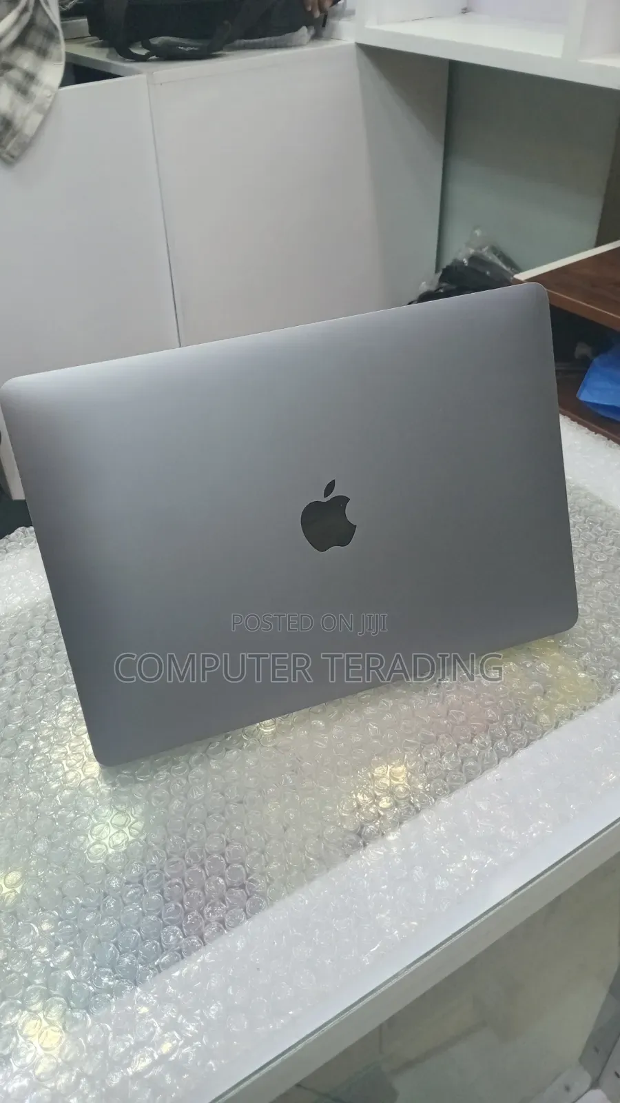 New Laptop Apple MacBook Pro 2021 M1 8GB Apple M1 SSD 256GB