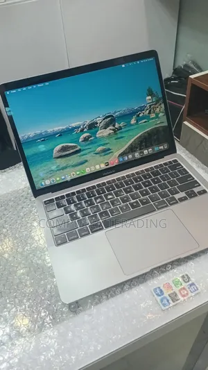 New Laptop Apple MacBook Pro 2021 M1 8GB Apple M1 SSD 256GB