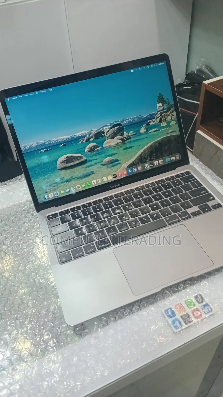 New Laptop Apple MacBook Pro 2021 M1 8GB Apple M1 SSD 256GB