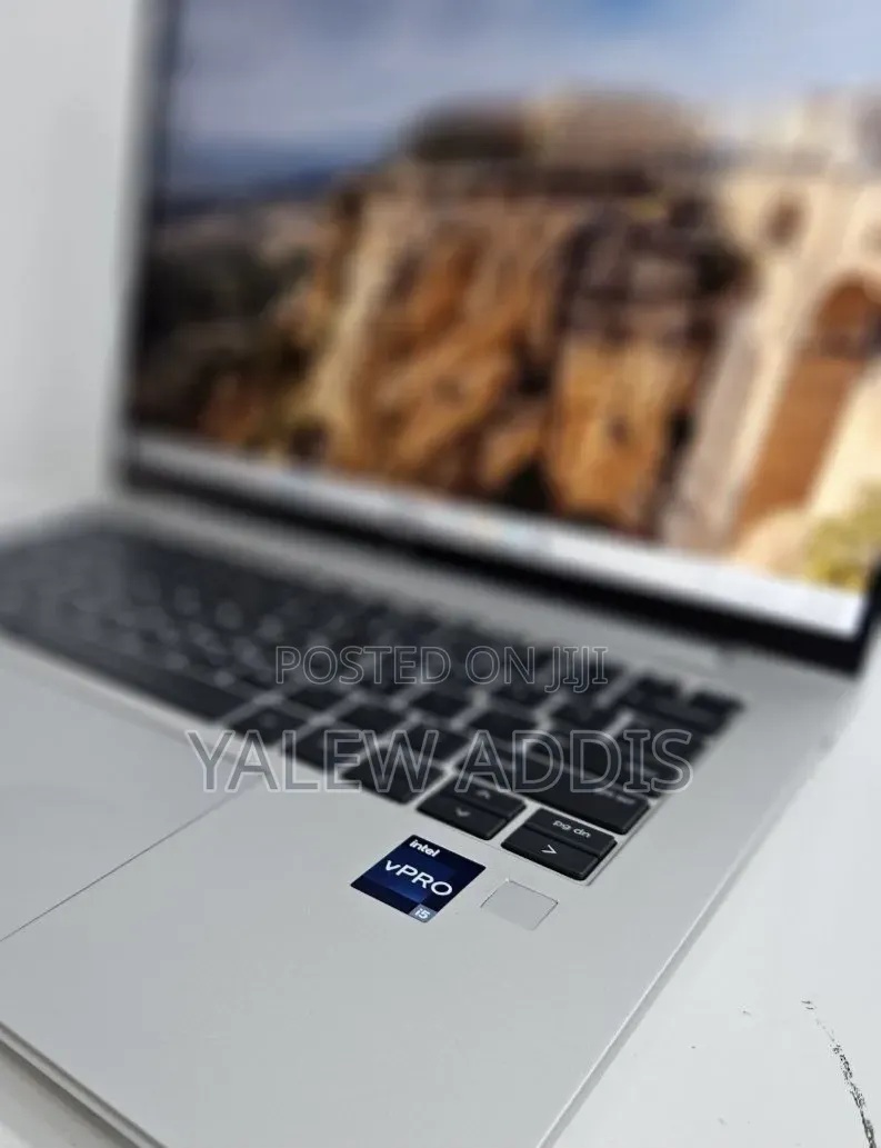 New Laptop HP EliteBook 840 G9 16GB Intel Core i5 SSD 512GB