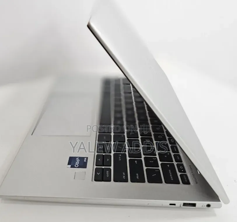 New Laptop HP EliteBook 840 G9 16GB Intel Core i5 SSD 512GB