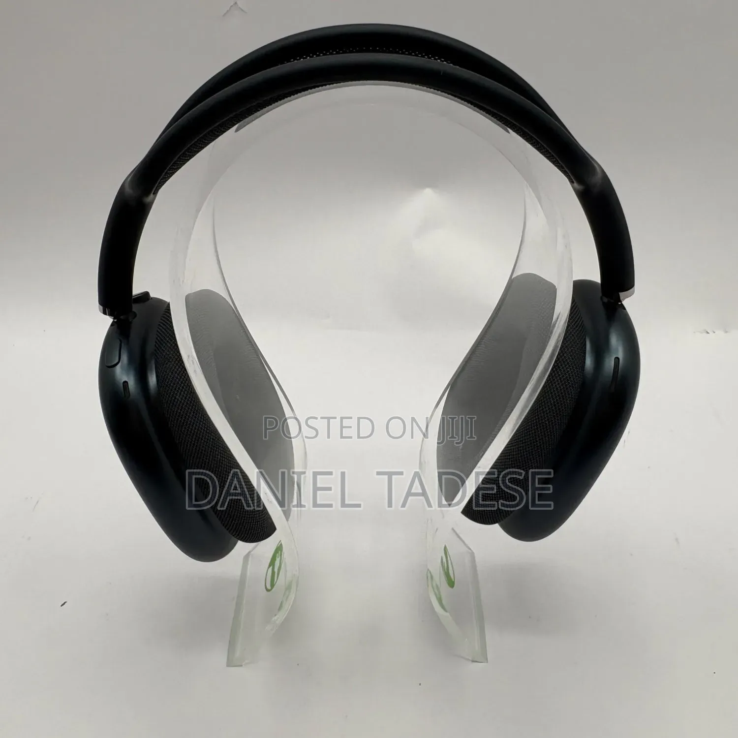 Product: Airpods Max
