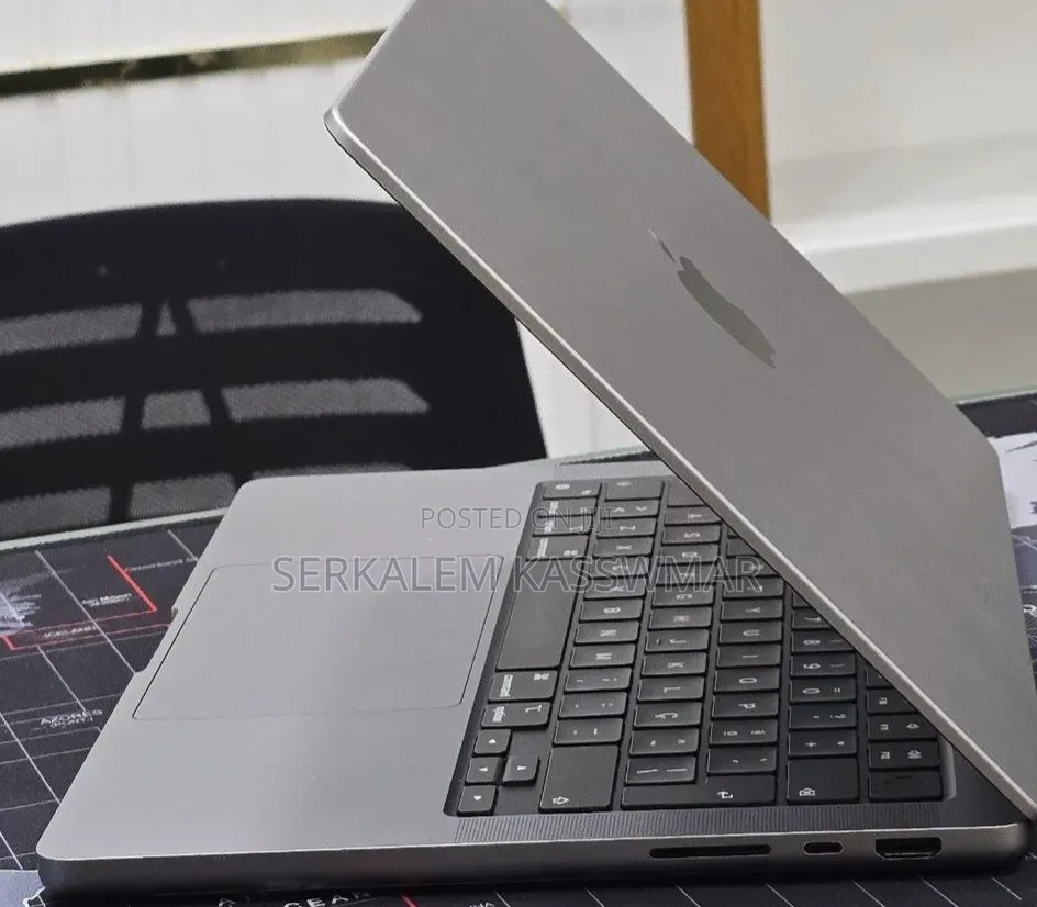 New Laptop Apple MacBook Pro 2021 M1 32GB Apple M1 SSD 512GB