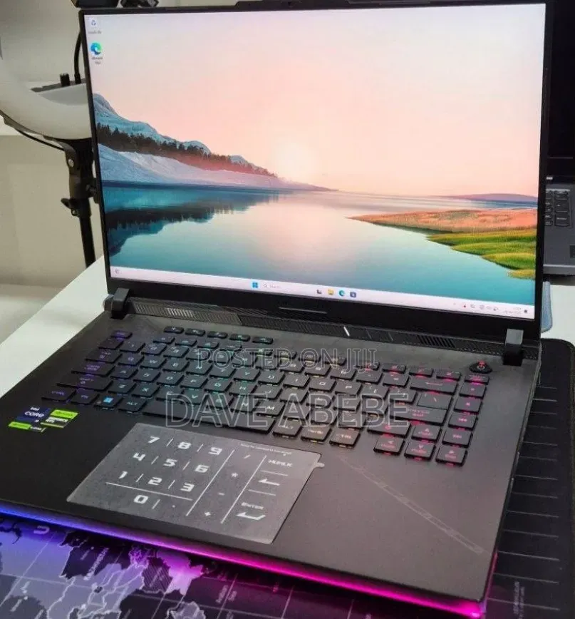 New Laptop Asus ROG Strix G18 32GB Intel Core i9 SSD 2T